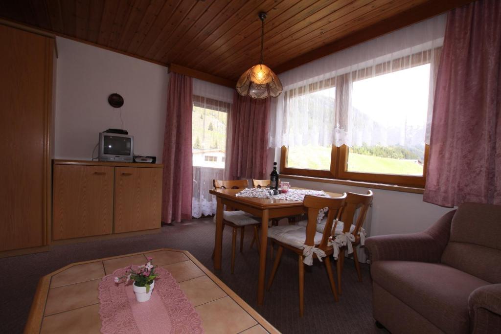 Landhaus Tschafein Galtuer Luaran gambar